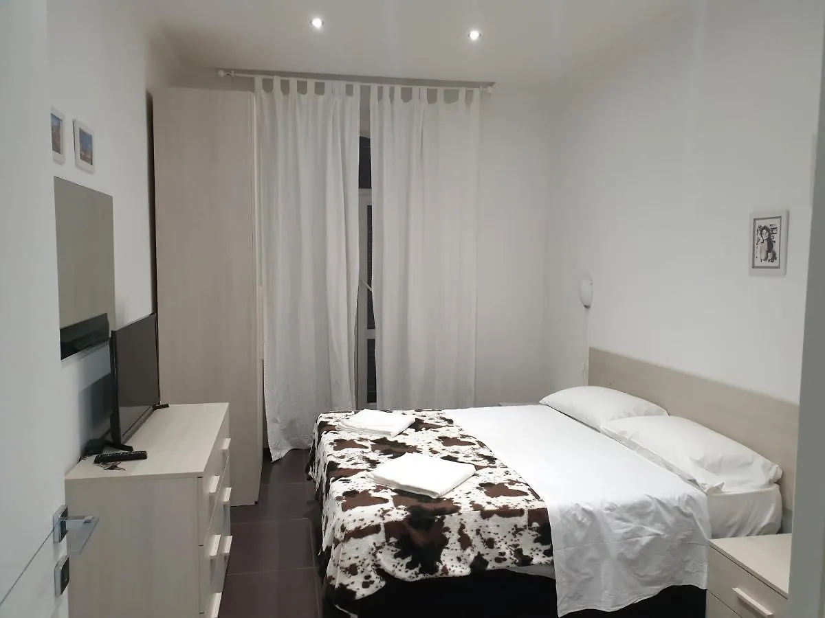 Guest house hello Roma 2 0*,